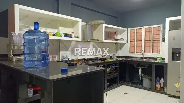 CASA EN VENTA, UBICADA EN LA URBANIZACION COROMOTO A 2 CUADRAS DE LA AVENIDA PRINCIPAL - 2