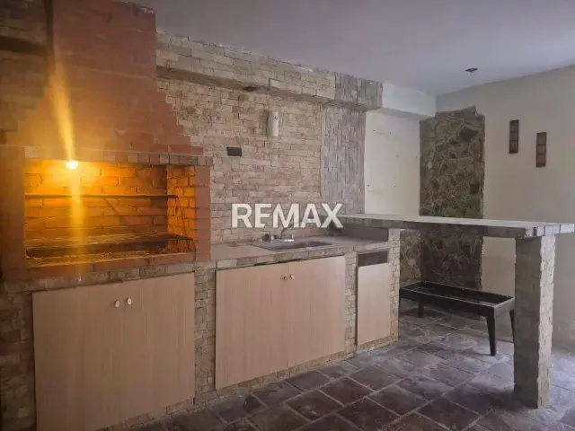 CASA EN VENTA, UBICADA EN LA URBANIZACION COROMOTO A 2 CUADRAS DE LA AVENIDA PRINCIPAL - 5