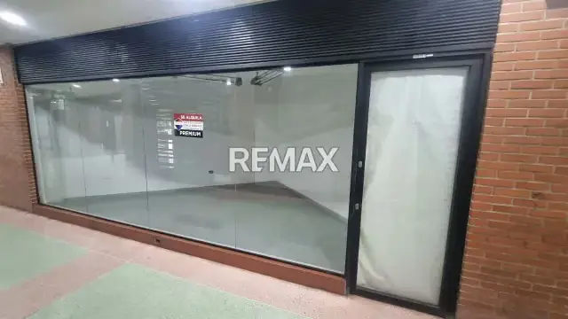 LOCAL COMERCIAL EN ALQUILER PLANTA BAJA PB-18 C.C. GALERIA LAS AMERICAS