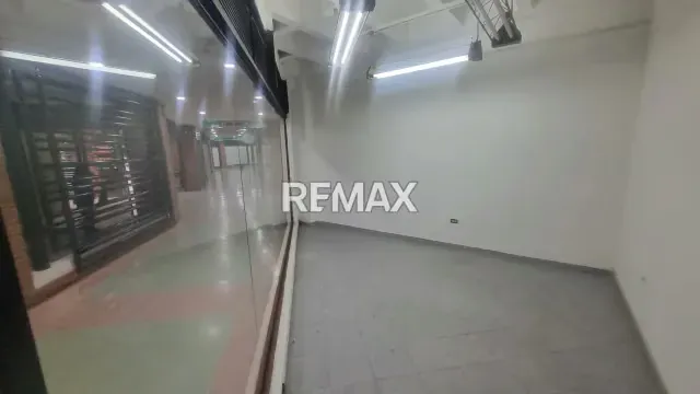 LOCAL COMERCIAL EN ALQUILER PLANTA BAJA PB-18 C.C. GALERIA LAS AMERICAS - 5