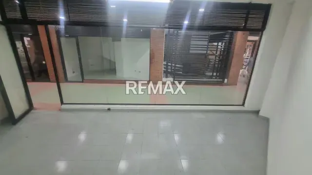 LOCAL COMERCIAL EN ALQUILER PLANTA BAJA PB-18 C.C. GALERIA LAS AMERICAS - 6