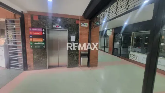 LOCAL COMERCIAL EN ALQUILER PLANTA BAJA PB-18 C.C. GALERIA LAS AMERICAS - 9