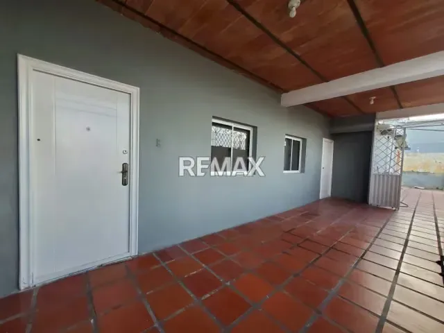 SE VENDE CASA COMERCIAL URBANIZACIÓN SAN JACINTO ZONA NORTE MARACAIBO