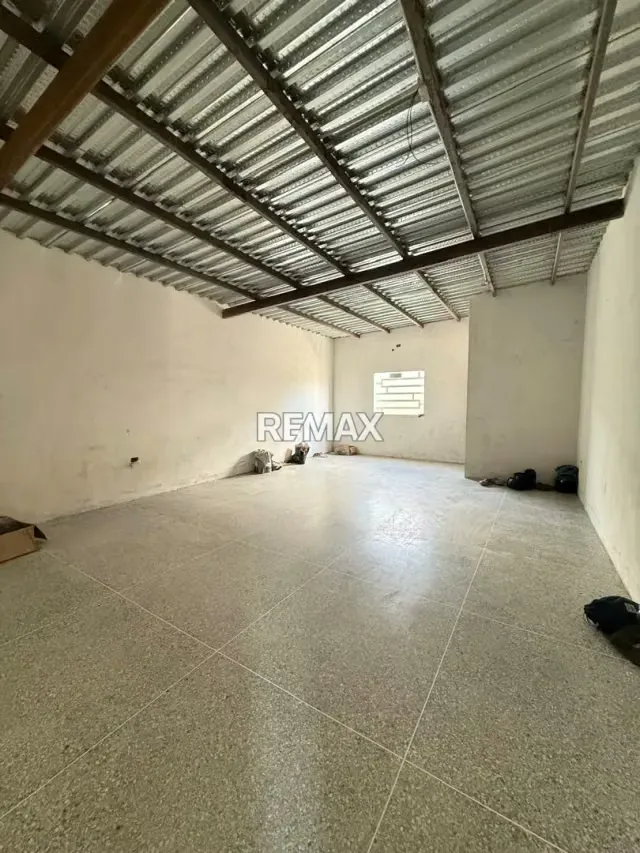 EN ALQUILER LOCAL COMERCIAL CON OFICINAS Calle 42 con Carrera 25 y Calle 26, prolongación de la Av. Venezuela. - 7