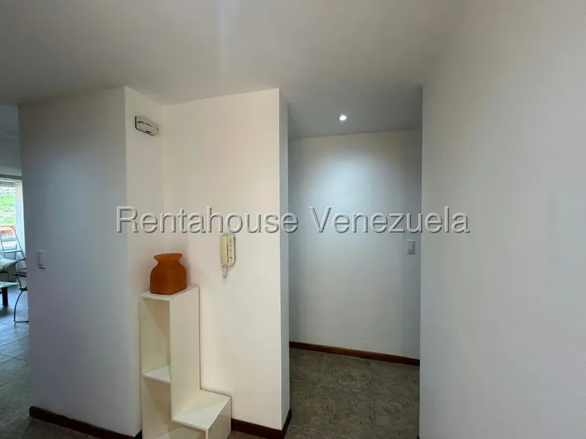 Apartamento (1 Nivel) en Alquiler en Lomas del Sol, Distrito Metropolitano - 18