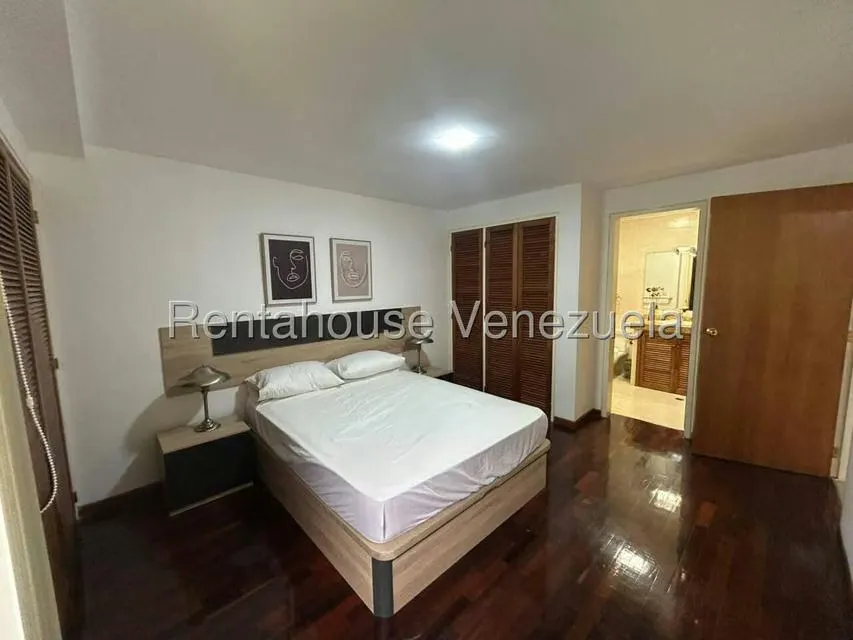 Apartamento (1 Nivel) en Alquiler en Lomas del Sol, Distrito Metropolitano - 26