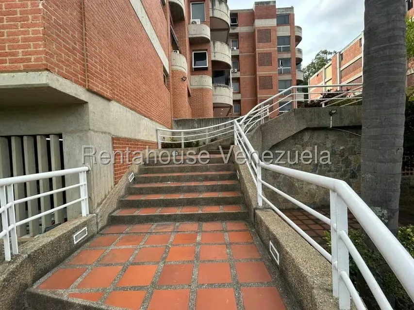 Apartamento (1 Nivel) en Alquiler en Lomas del Sol, Distrito Metropolitano - 6