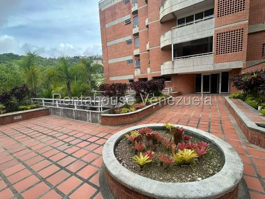 Apartamento (1 Nivel) en Alquiler en Lomas del Sol, Distrito Metropolitano - 8