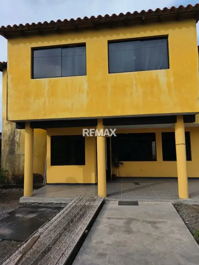 En Venta Casa de dos plantas con amplio terreno, ubicada en Guanare, Sector Los Cortijos, Calle Transversal 05, Guanare, Portuguesa, Venezuela