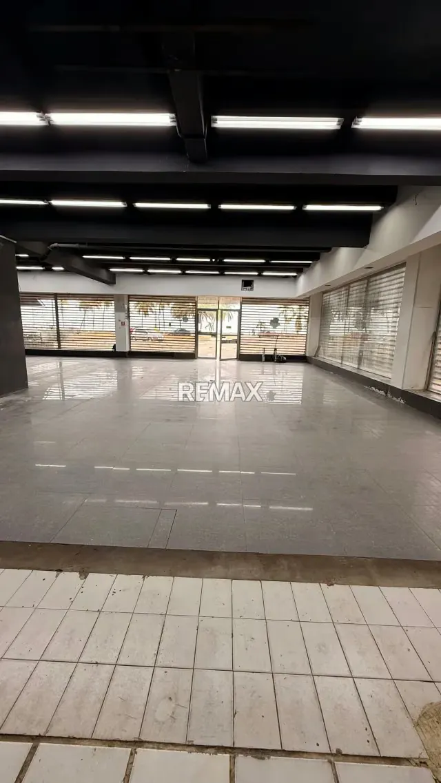 Local Comercial en Alquiler en Paseo Colón de Puerto la Cruz - 3