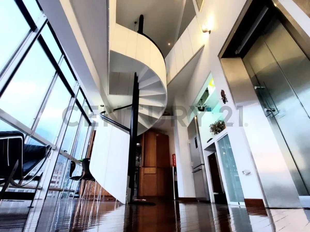 Alquiler de Apartamento PH Dúplex en la Castellana Caracas Exclusivo - 2