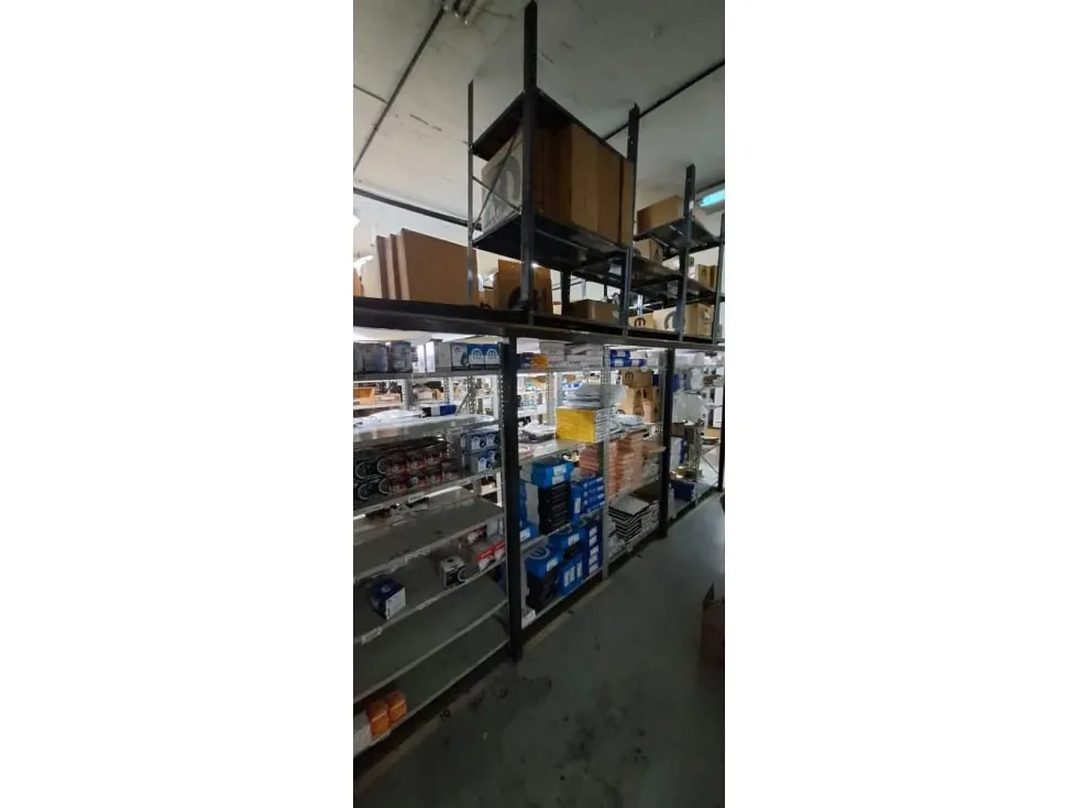 Se vende excelente local comercial de 2.500m2 en Boleíta Norte - RG - 20