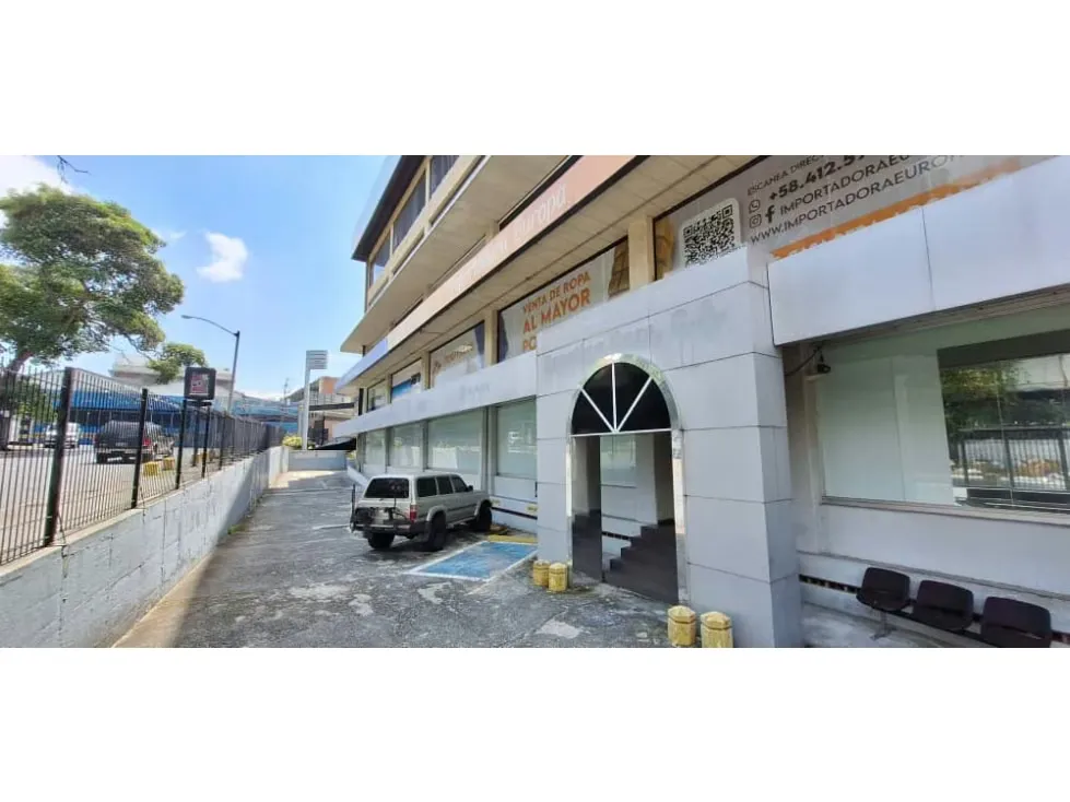 Se vende excelente local comercial de 2.500m2 en Boleíta Norte - RG - 22