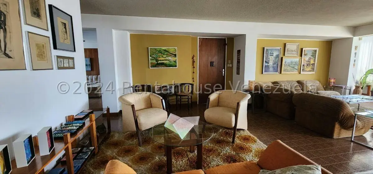 Apartamento (1 Nivel) en Venta en Colinas de Bello Monte, Distrito Metropolitano - 2