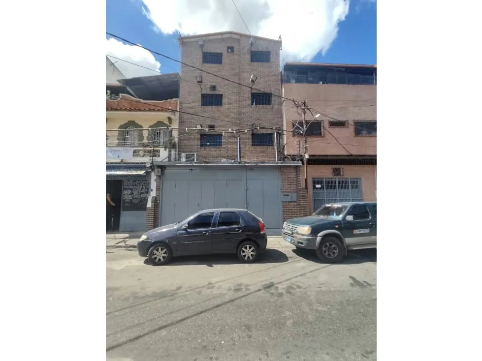 Vendo galpón 933m2 Puente Hierro 8408