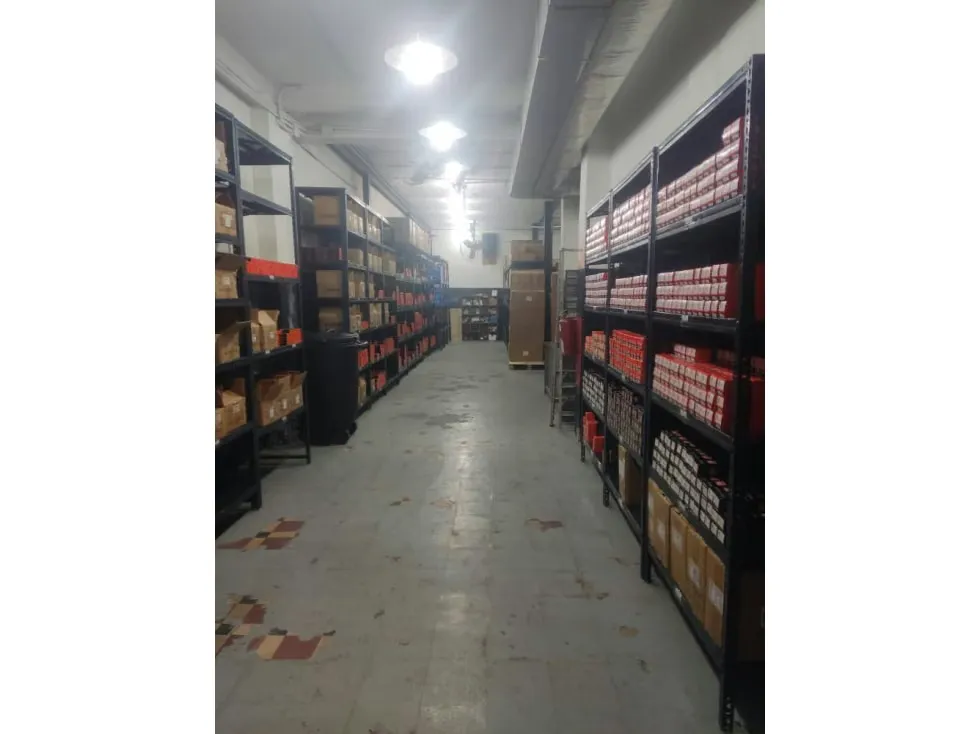 Vendo galpón 933m2 Puente Hierro 8408 - 7