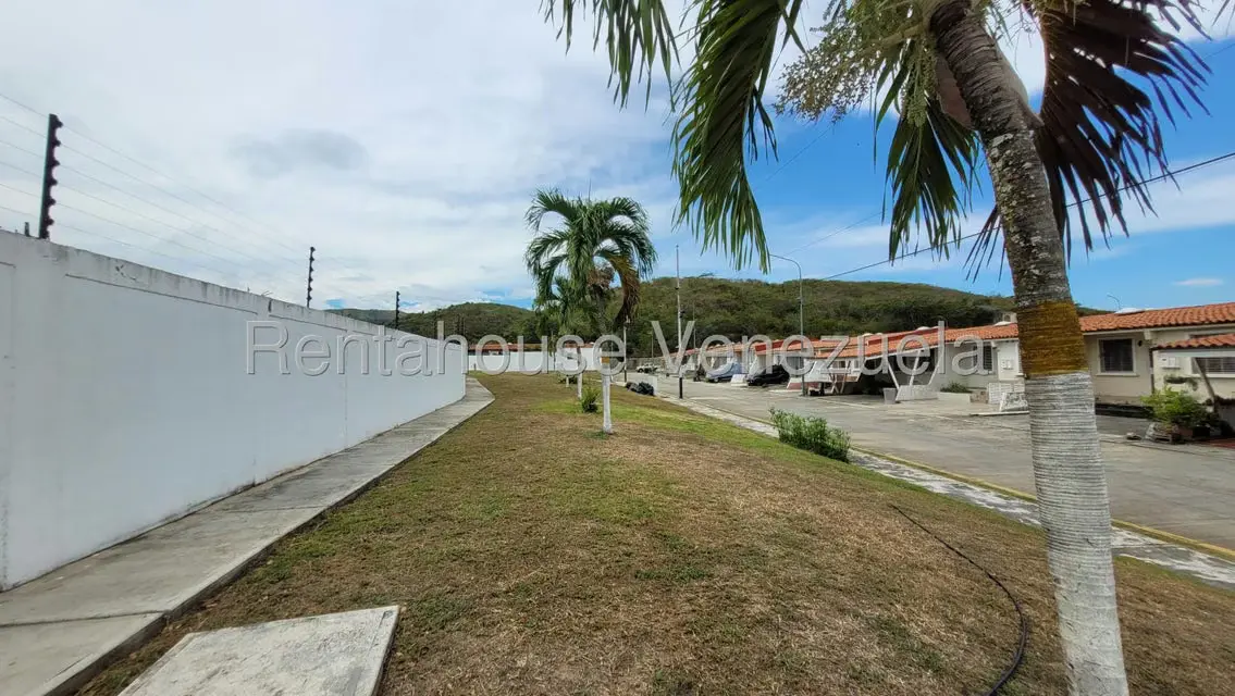 Casa (1 Nivel) en Venta en Roca Nostra, Lara - 40