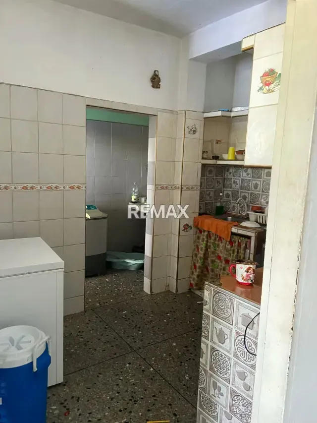 En venta apartamento y local con alto potencial comercial - 11