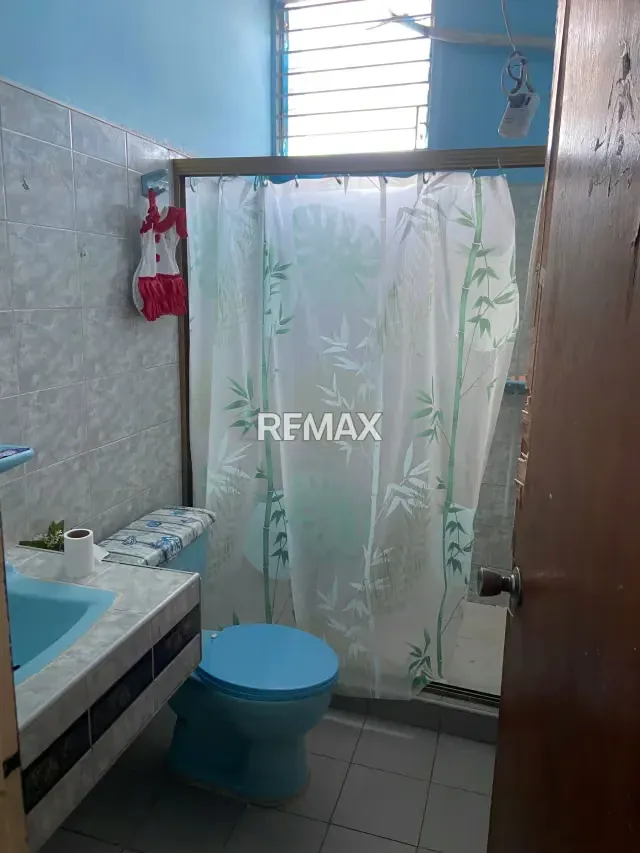 En venta apartamento y local con alto potencial comercial - 13