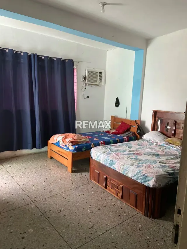 En venta apartamento y local con alto potencial comercial - 14