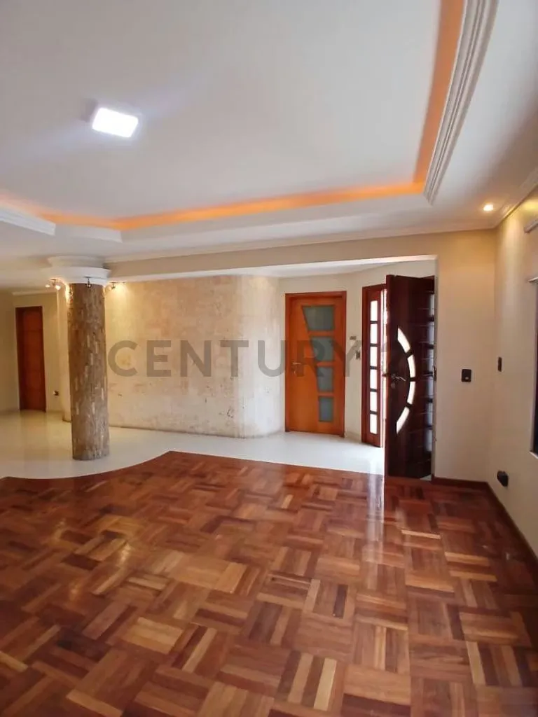 Casa en Alquiler - 3