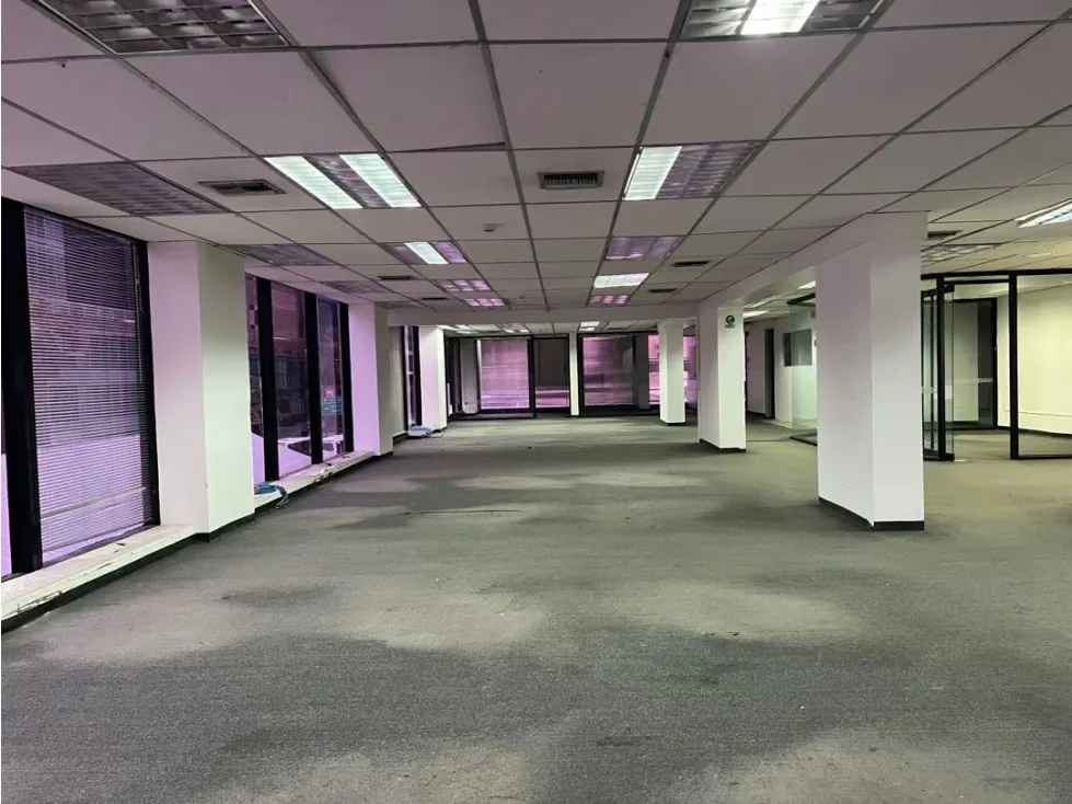 Se alquila oficina 333m2 Chacao - 2