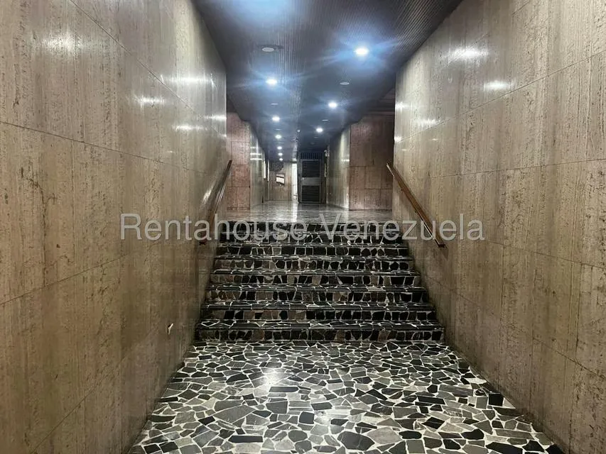 Apartamento (1 Nivel) en Venta en Parroquia La Candelaria, Distrito Metropolitano - 2