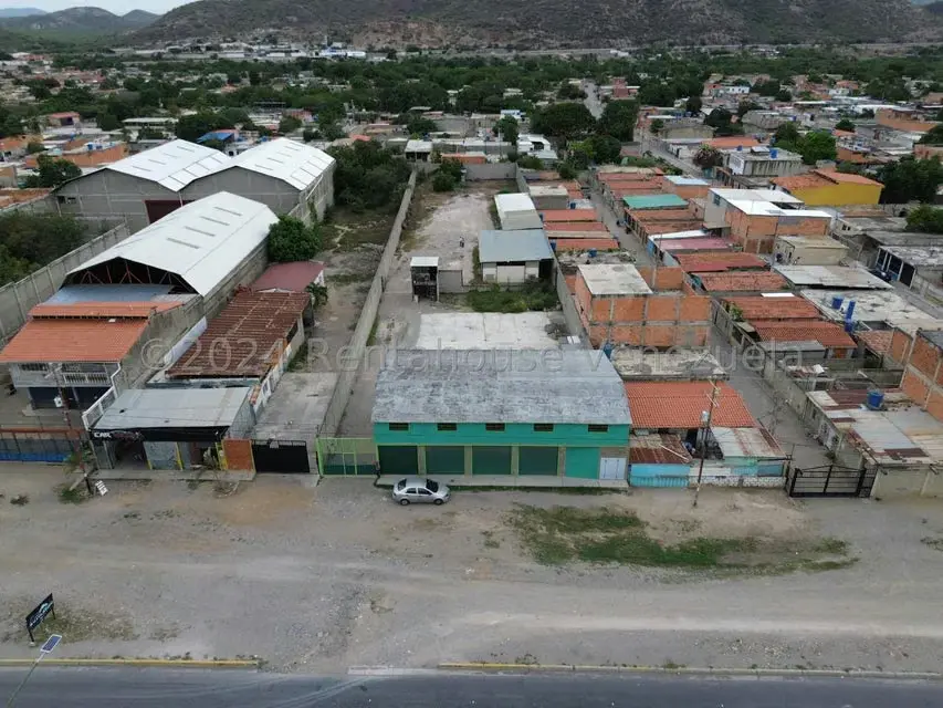 Comercial (Galpon - Deposito) en Venta en Parroquia Juan de Villegas, Lara - 2