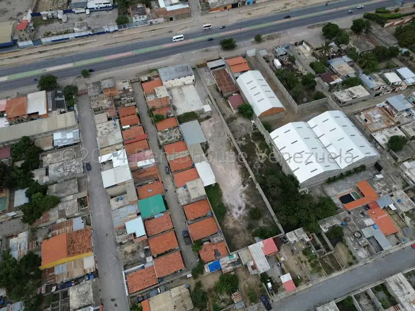 Comercial (Galpon - Deposito) en Venta en Parroquia Juan de Villegas, Lara - 41