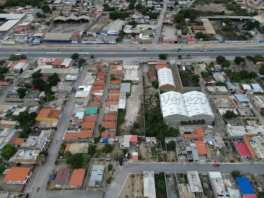 Comercial (Galpon - Deposito) en Venta en Parroquia Juan de Villegas, Lara - 42