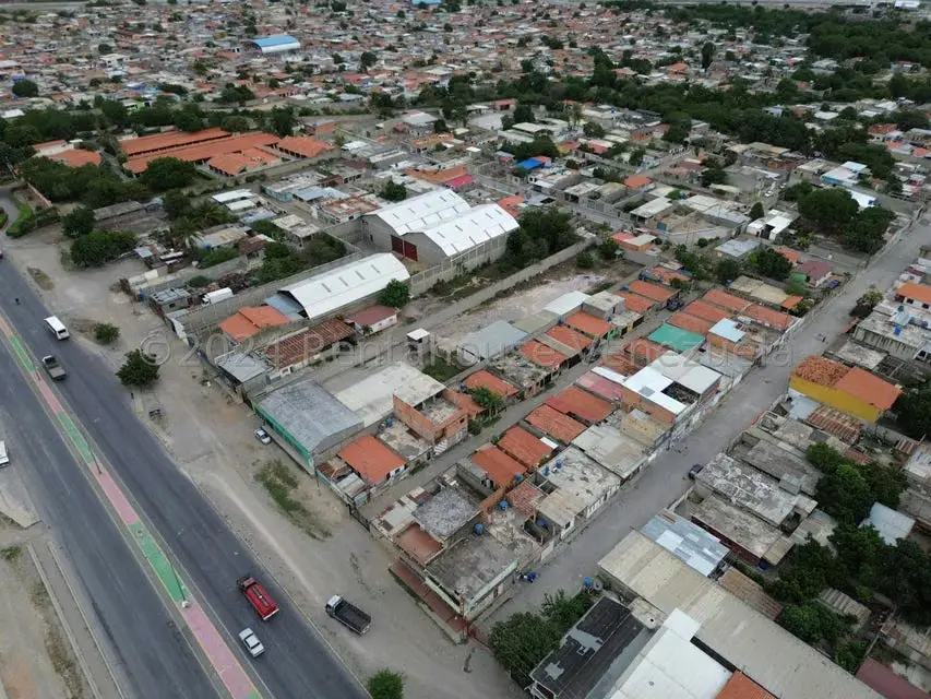Comercial (Galpon - Deposito) en Venta en Parroquia Juan de Villegas, Lara - 44