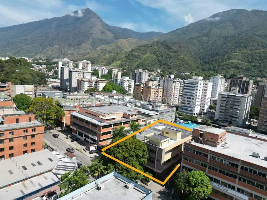 Edificio en Venta en La Urbina, Distrito Metropolitano - 2