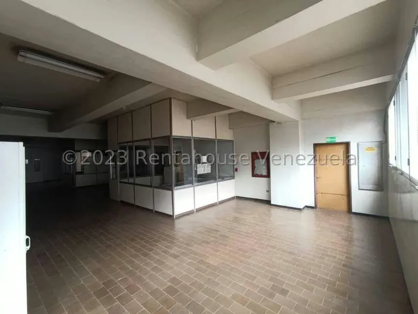 Edificio en Venta en La Urbina, Distrito Metropolitano - 32
