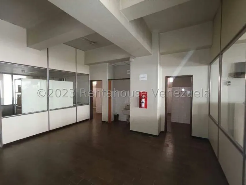 Edificio en Venta en La Urbina, Distrito Metropolitano - 33