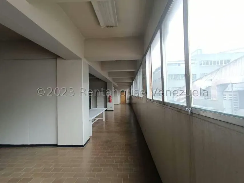 Edificio en Venta en La Urbina, Distrito Metropolitano - 34