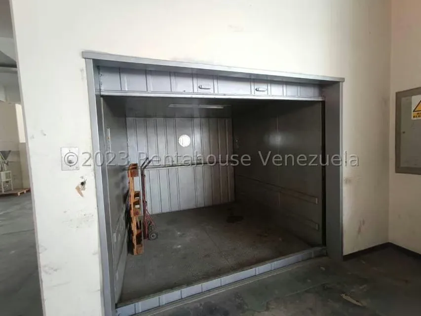 Edificio en Venta en La Urbina, Distrito Metropolitano - 67