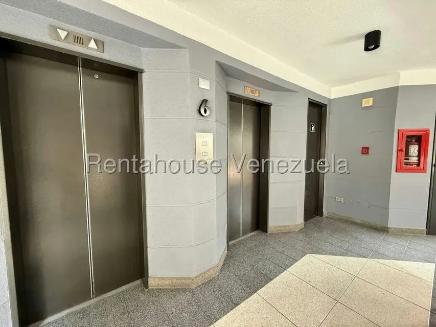 Apartamento (1 Nivel) en Venta en El Rosal, Distrito Metropolitano - 32