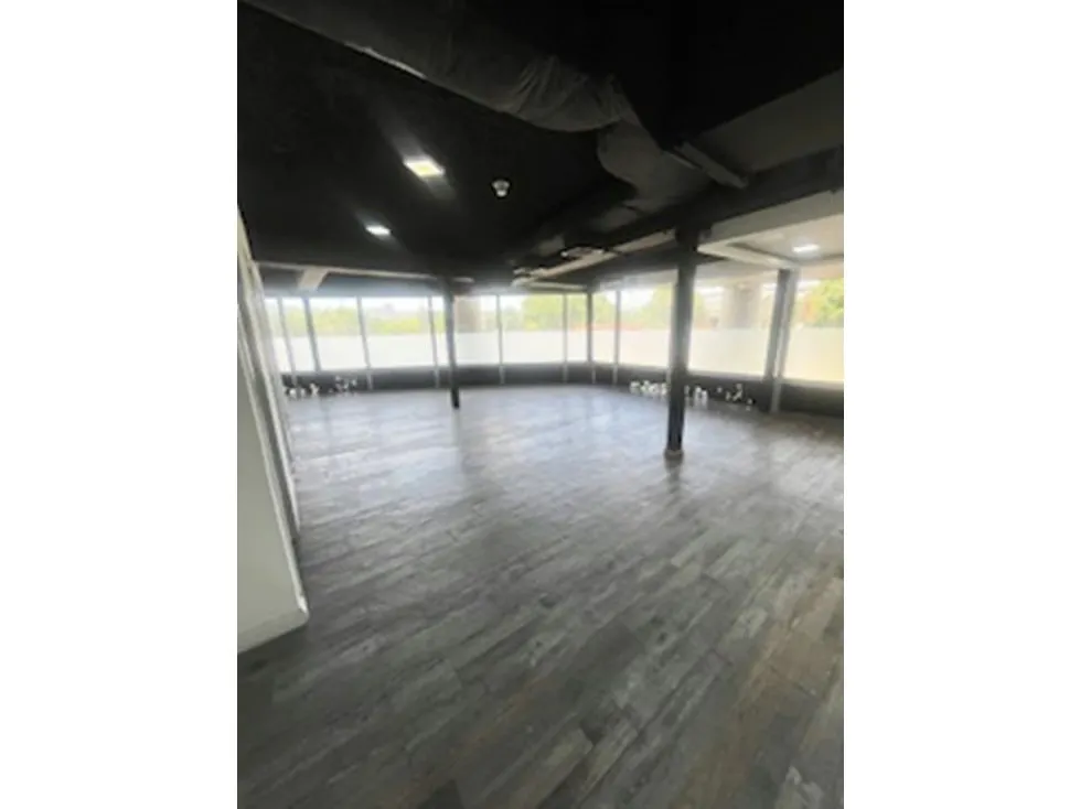 LOCAL COMERCIAL - LOS DOS CAMINOS - 182 Mts2 - 5