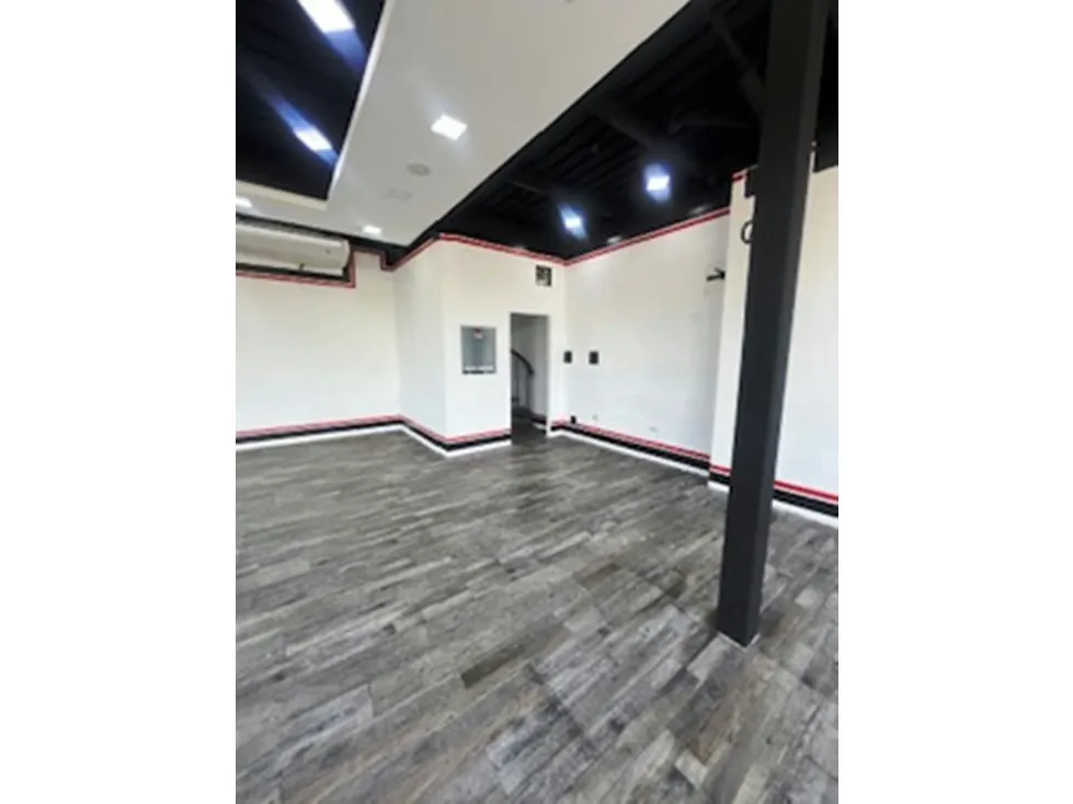LOCAL COMERCIAL - LOS DOS CAMINOS - 182 Mts2 - 7