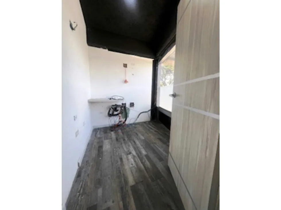 LOCAL COMERCIAL - LOS DOS CAMINOS - 182 Mts2 - 9