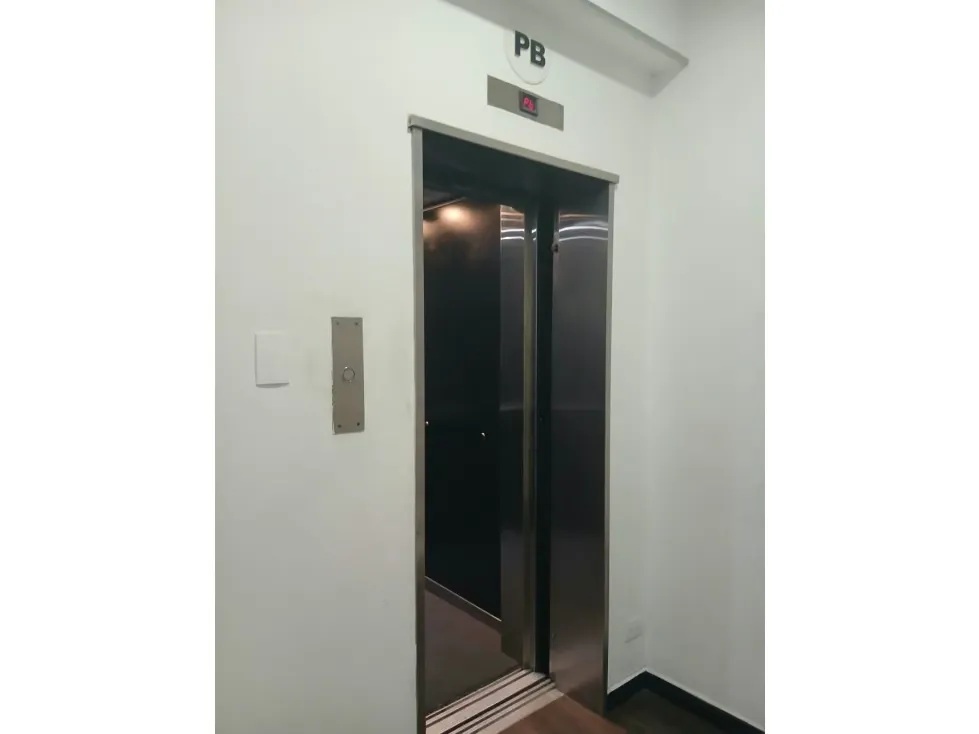 Edificio en venta 1090m², CHUAO AV PRINCIPAL ** - 10