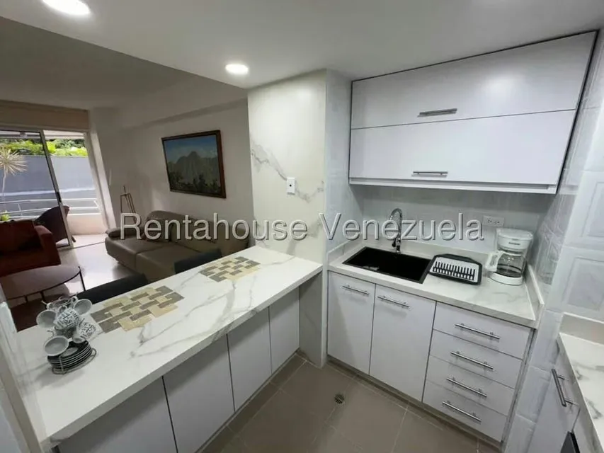 Apartamento (1 Nivel) en Alquiler en Altamira, Distrito Metropolitano - 2