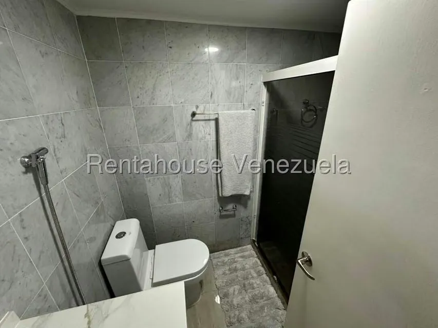 Apartamento (1 Nivel) en Alquiler en Altamira, Distrito Metropolitano - 11