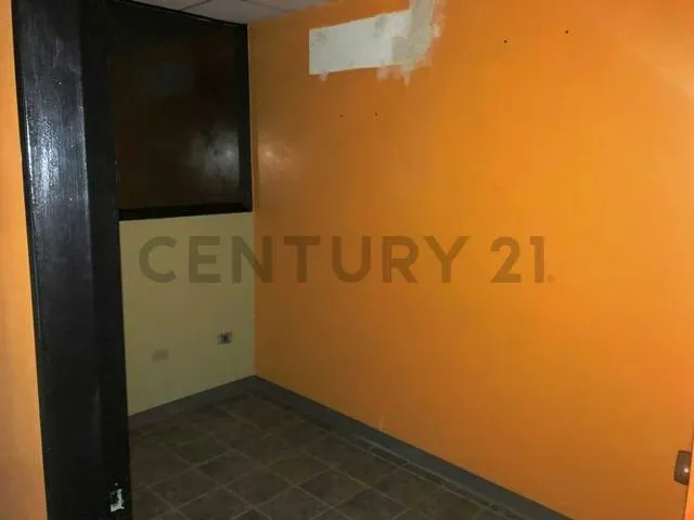 Local De 304.07 En Alquiler En El Cc El Refugio - 7