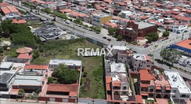 Gran oportunidad de inversión en la isla de Margarita Terreno en importante avenida en el sector Sabanamar. - 12