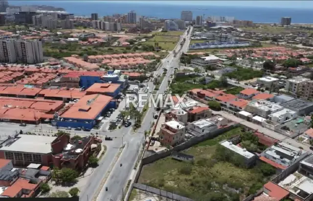 Gran oportunidad de inversión en la isla de Margarita Terreno en importante avenida en el sector Sabanamar. - 6