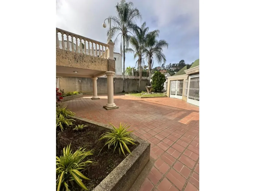 Vendo casa 900m2 5h/7b/6p Los Naranjos 4549 - 2