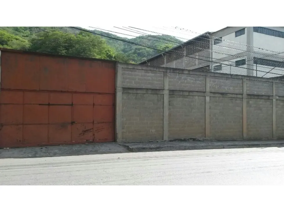 En Venta Galpon Zona Industrial en Guarenas. Estado Miranda - 2