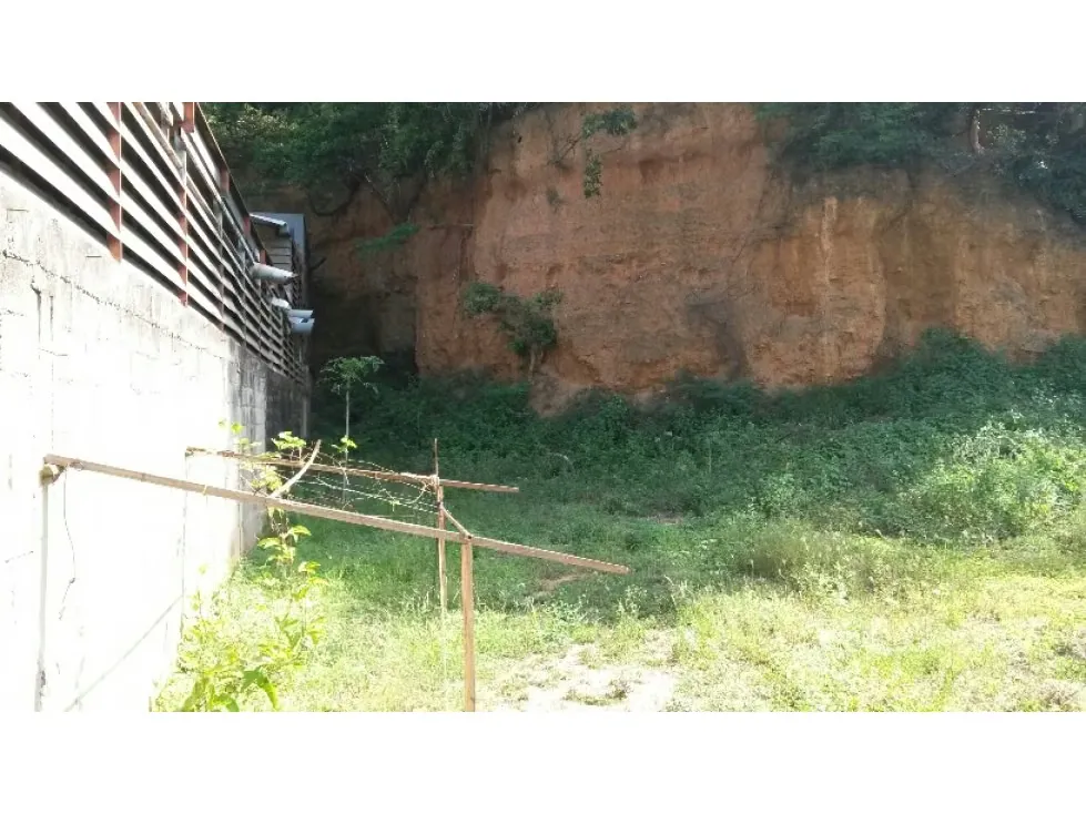 En Venta Galpon Zona Industrial en Guarenas. Estado Miranda - 27
