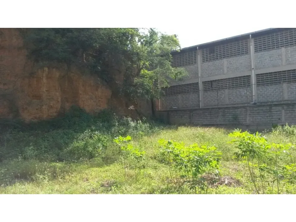 En Venta Galpon Zona Industrial en Guarenas. Estado Miranda - 30